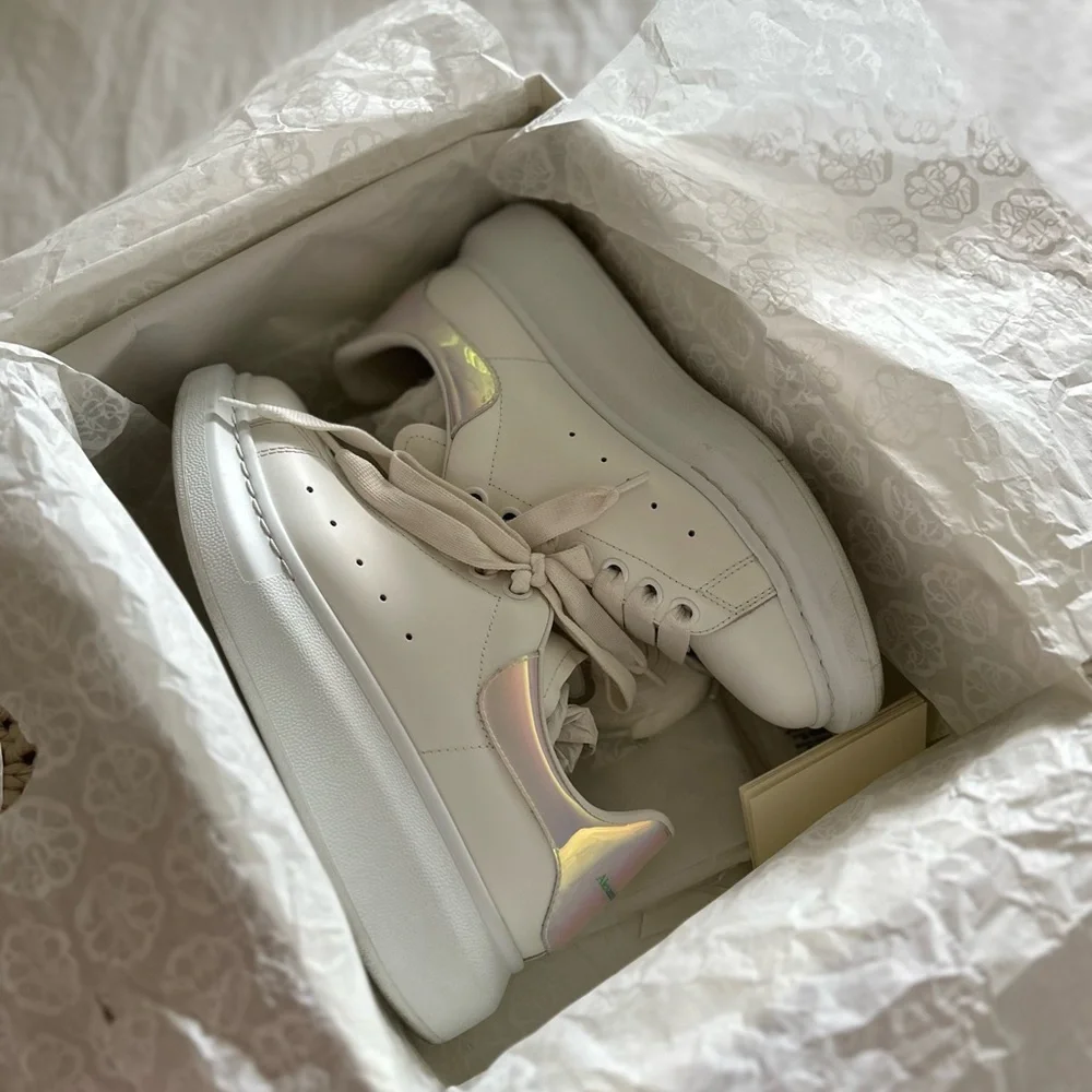 Alexander McQueen Sneakers LIKE NEW - Picture 3 of 12